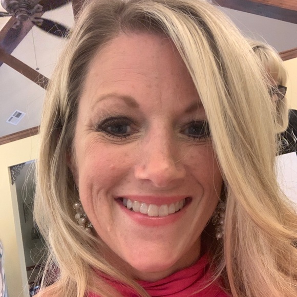 Meet your Posher, Leighan - Picture 2 of 2